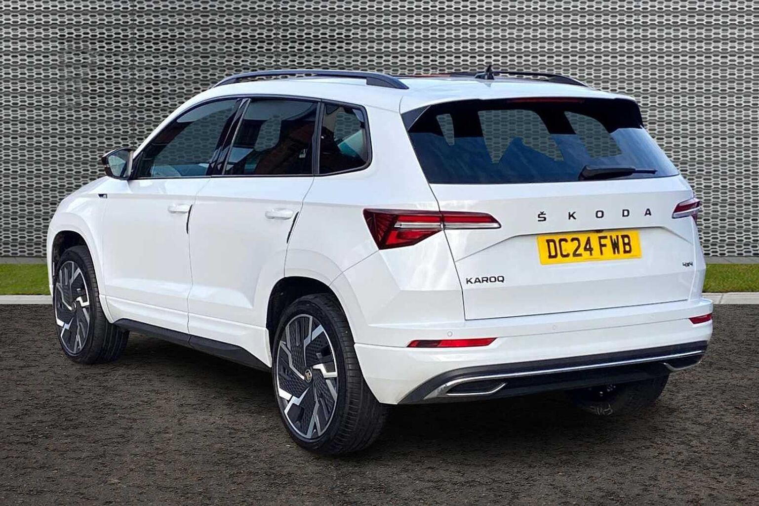 SKODA Karoq SUV 2.0 TSI (190ps) 4X4 SportLine DSG