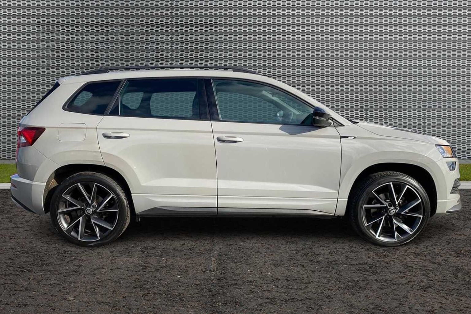 SKODA Karoq SUV 2.0 TSI (190ps) 4X4 SportLine DSG