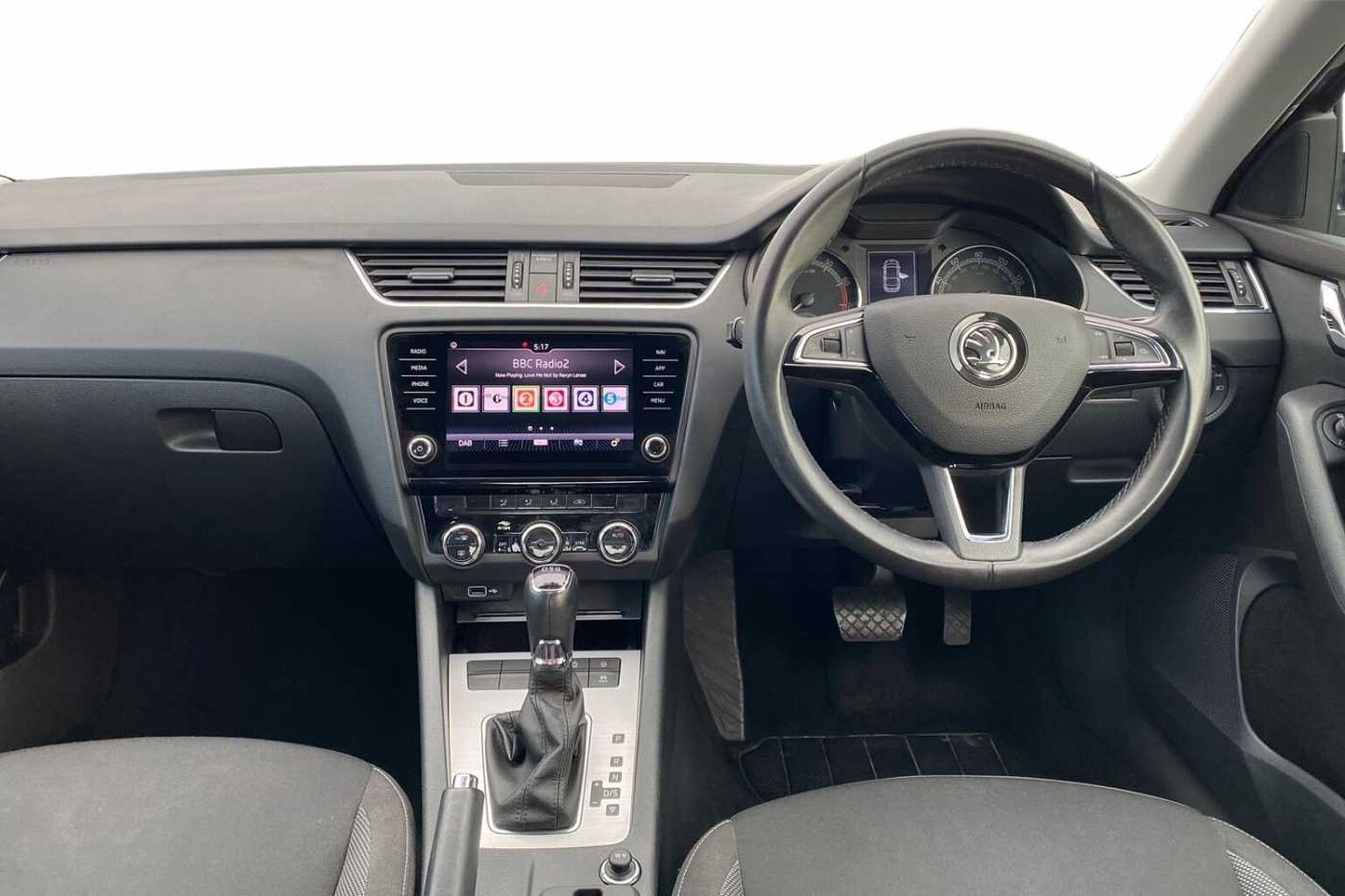 SKODA Octavia Hatchback 1.5 TSI SE Drive ACT (150ps) DSG