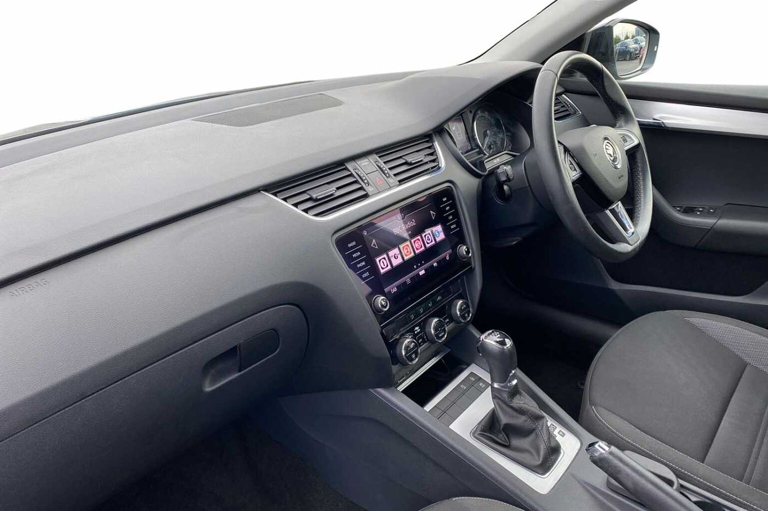 SKODA Octavia Hatchback 1.5 TSI SE Drive ACT (150ps) DSG