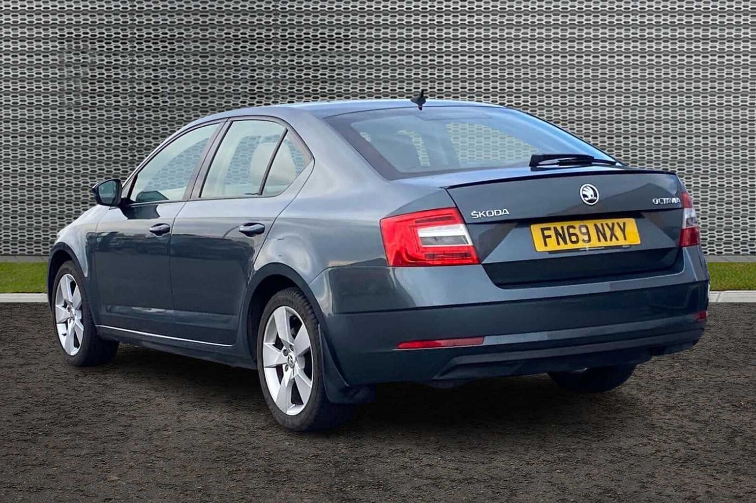SKODA Octavia Hatchback 1.5 TSI SE Drive ACT (150ps) DSG