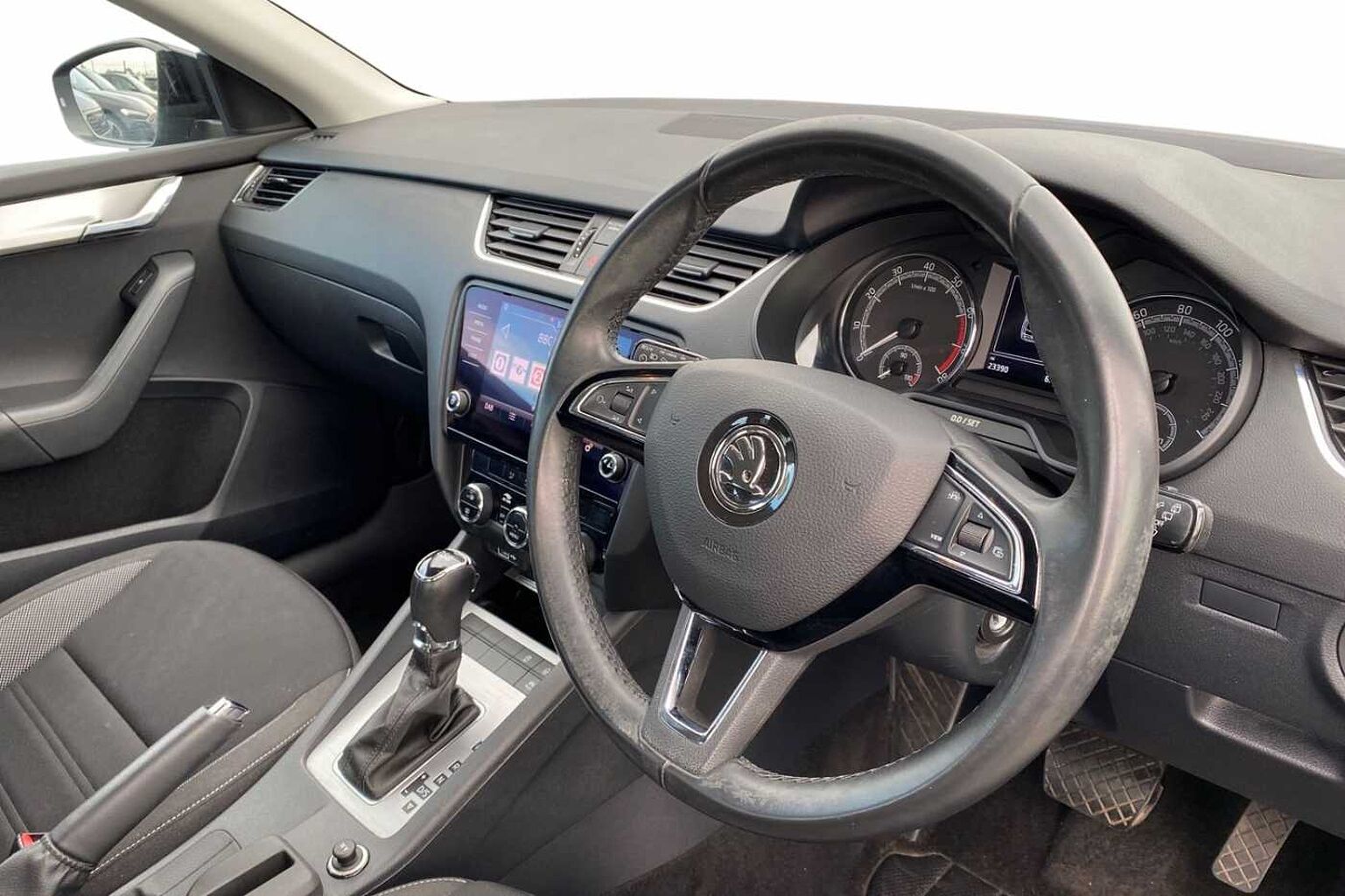 SKODA Octavia Hatchback 1.5 TSI SE Drive ACT (150ps) DSG